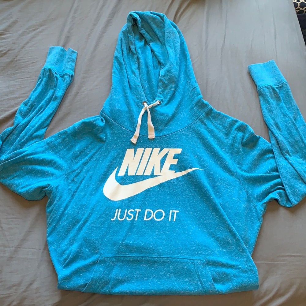 Nike women’s XL Long sleeve pullover